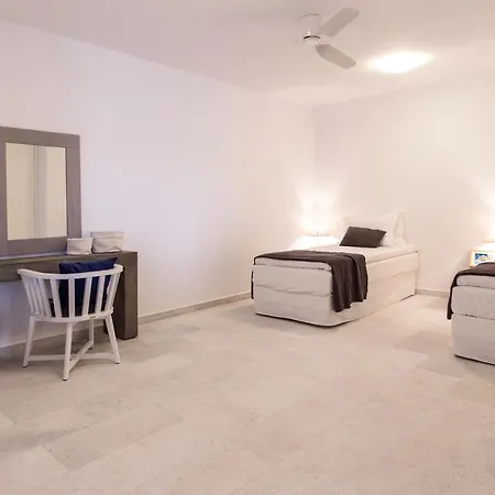 The Collection * Santa Maria (Paros)